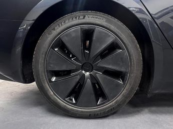 Tesla Model 3 Saloon 4dr Electric Auto RWD (208 ps)