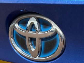 Toyota C-HR 1.8 VVT-h GPF Design SUV 5dr Petrol Hybrid CVT Euro 6 (s/s) (122