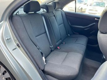 Toyota Avensis 2.0 TD Colour Collection Hatchback 5dr Diesel Manual (155 g/km, 