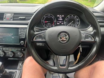 Skoda Superb 2.0 TDI SE L Executive Euro 6 (s/s) 5dr