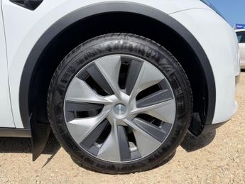 Tesla Model Y Auto RWD 5dr