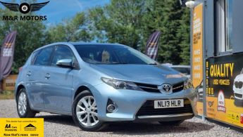 Toyota Auris 1.33 Dual VVT-i Icon Hatchback 5dr Petrol Manual Euro 5 (s/s) (1