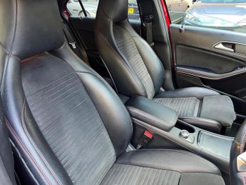 Mercedes-Benz A Class 2.1 A200d AMG Line (Premium) 7G-DCT Euro 6 (s/s) 5dr