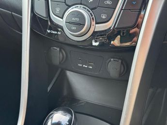 Hyundai i30 1.6 CRDi Style Auto Euro 5 5dr