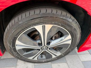 Nissan Leaf 40kWh N-Connecta Auto 5dr