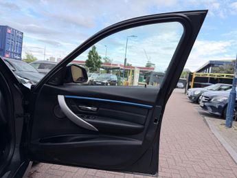 BMW 3 Series 2.0 330e 7.6kWh M Sport Saloon 4dr Petrol Plug-in Hybrid Auto Eu