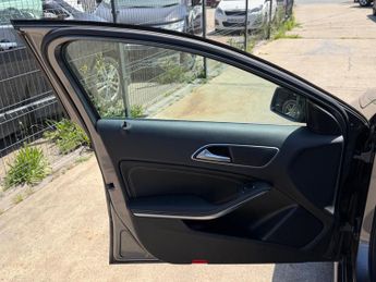 Mercedes-Benz A Class 1.5 A180d Sport 7G-DCT Euro 6 (s/s) 5dr