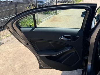 Mercedes-Benz A Class 1.5 A180d Sport 7G-DCT Euro 6 (s/s) 5dr
