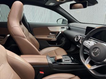 Mercedes-Benz CLA 1.3 CLA250e 15.6kWh AMG Line (Premium Plus) Coupe 8G-DCT Euro 6 