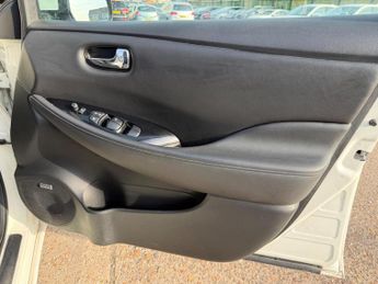 Nissan Leaf 30kWh Tekna Auto 5dr