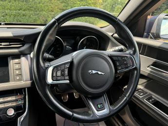 Jaguar XF 2.0d R-Sport Euro 6 (s/s) 4dr