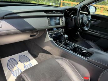 Jaguar XF 2.0d R-Sport Euro 6 (s/s) 4dr