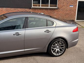Jaguar XF 3.0d V6 Premium Luxury Auto Euro 5 4dr