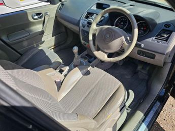Renault Megane 2.0 VVT Privilege 5dr