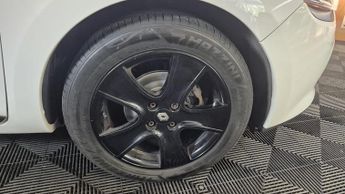 Renault Clio 1.2 16V Dynamique MediaNav Euro 5 5dr