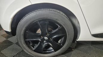 Renault Clio 1.2 16V Dynamique MediaNav Euro 5 5dr