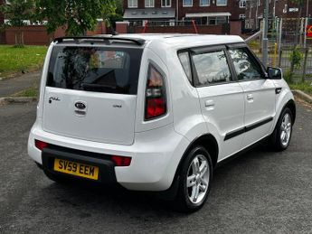 Kia Soul 1.6 CRDi 2 SUV 5dr Diesel Manual Euro 4 (126 bhp)