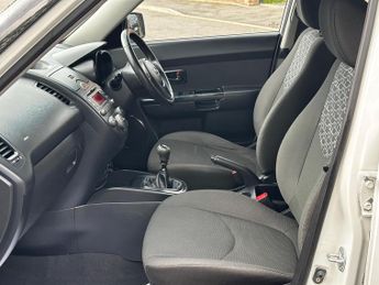 Kia Soul 1.6 CRDi 2 SUV 5dr Diesel Manual Euro 4 (126 bhp)