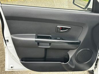 Kia Soul 1.6 CRDi 2 SUV 5dr Diesel Manual Euro 4 (126 bhp)