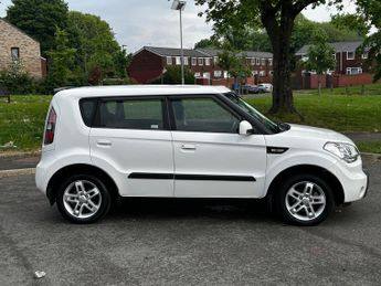 Kia Soul 1.6 CRDi 2 SUV 5dr Diesel Manual Euro 4 (126 bhp)