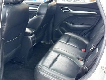 MG MG ZS 44.5kWh Exclusive Auto 5dr