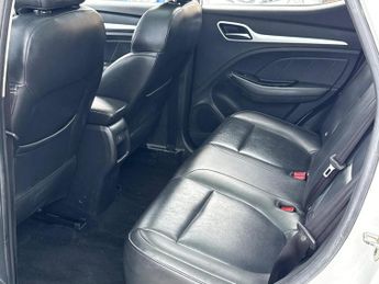 MG MG ZS 44.5kWh Exclusive Auto 5dr