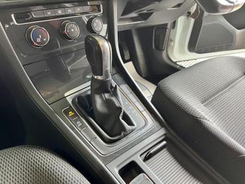 Volkswagen Golf 1.6 TDI SE Nav DSG Euro 6 (s/s) 5dr