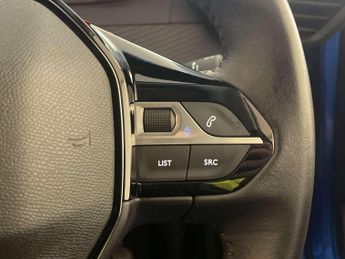 Peugeot E-2008 50kWh Active Premium + SUV 5dr Electric Auto (7kW Charger) (136 