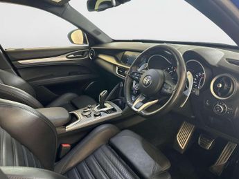 Alfa Romeo Stelvio 2.2 TD Veloce SUV 5dr Diesel Auto Q4 AWD Euro 6 (s/s) (210 ps)