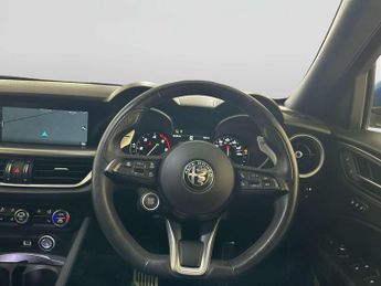 Alfa Romeo Stelvio 2.2 TD Veloce SUV 5dr Diesel Auto Q4 AWD Euro 6 (s/s) (210 ps)
