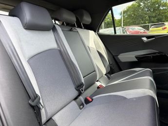 Volkswagen ID.3 Pro Performance 58kWh Style Hatchback 5dr Electric Auto (204 ps)
