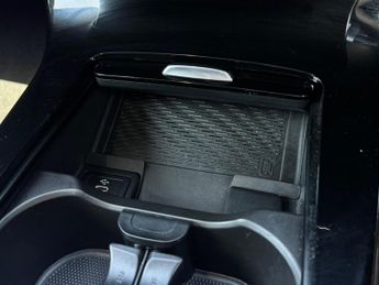 Mercedes-Benz A Class 1.3 A180h MHEV AMG Line (Premium Plus) 7G-DCT Euro 6 (s/s) 5dr