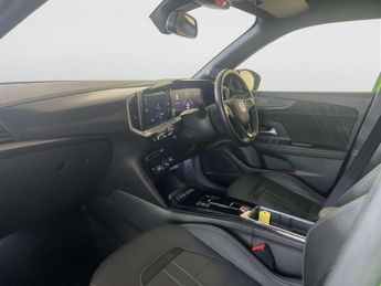 Vauxhall Mokka Electric 50kWh Ultimate SUV 5dr Electric Auto (136 ps)