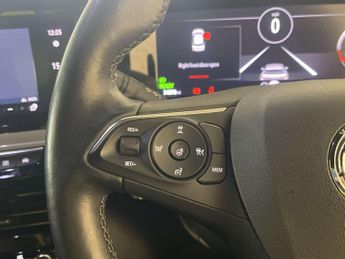 Vauxhall Mokka Electric 50kWh Ultimate SUV 5dr Electric Auto (136 ps)