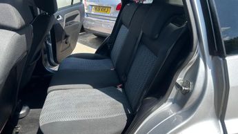 Ford Fusion 1.6 Plus 5dr