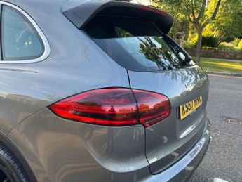 Porsche Cayenne 3.0 TD V6 TiptronicS 4WD Euro 6 (s/s) 5dr