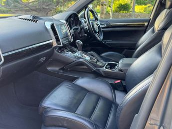 Porsche Cayenne 3.0 TD V6 TiptronicS 4WD Euro 6 (s/s) 5dr