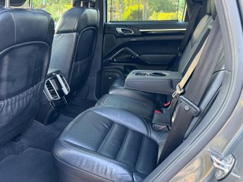 Porsche Cayenne 3.0 TD V6 TiptronicS 4WD Euro 6 (s/s) 5dr