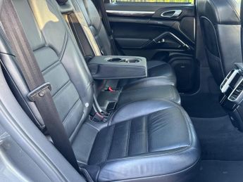 Porsche Cayenne 3.0 TD V6 TiptronicS 4WD Euro 6 (s/s) 5dr