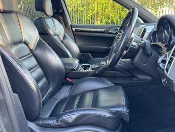 Porsche Cayenne 3.0 TD V6 TiptronicS 4WD Euro 6 (s/s) 5dr