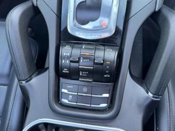 Porsche Cayenne 3.0 TD V6 TiptronicS 4WD Euro 6 (s/s) 5dr