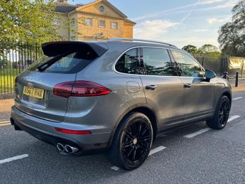 Porsche Cayenne 3.0 TD V6 TiptronicS 4WD Euro 6 (s/s) 5dr