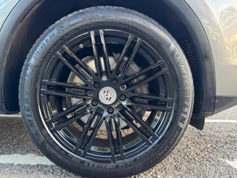 Porsche Cayenne 3.0 TD V6 TiptronicS 4WD Euro 6 (s/s) 5dr
