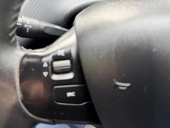 Peugeot 208 1.2 PureTech XS White Euro 6 5dr