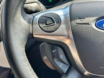 Ford Kuga 2.0 TDCi Titanium Powershift AWD Euro 5 5dr