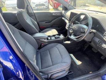 Hyundai IONIQ 38.3kWh Premium Auto 5dr