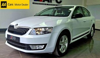 Skoda Octavia 1.6 TDI SE Hatchback 5dr Diesel Manual Euro 5 (s/s) (105 ps) 2KE