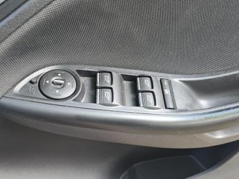 Ford Focus 1.6 TDCi Zetec Euro 5 (s/s) 5dr