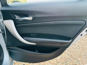 BMW 1 Series 1.5 118i SE Business Auto Euro 6 (s/s) 5dr