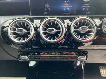 Mercedes-Benz A Class 1.3 A200 AMG Line (Premium) 7G-DCT Euro 6 (s/s) 5dr